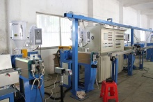 商品名称: 三层绝缘线精密挤出机        零售价: 0.